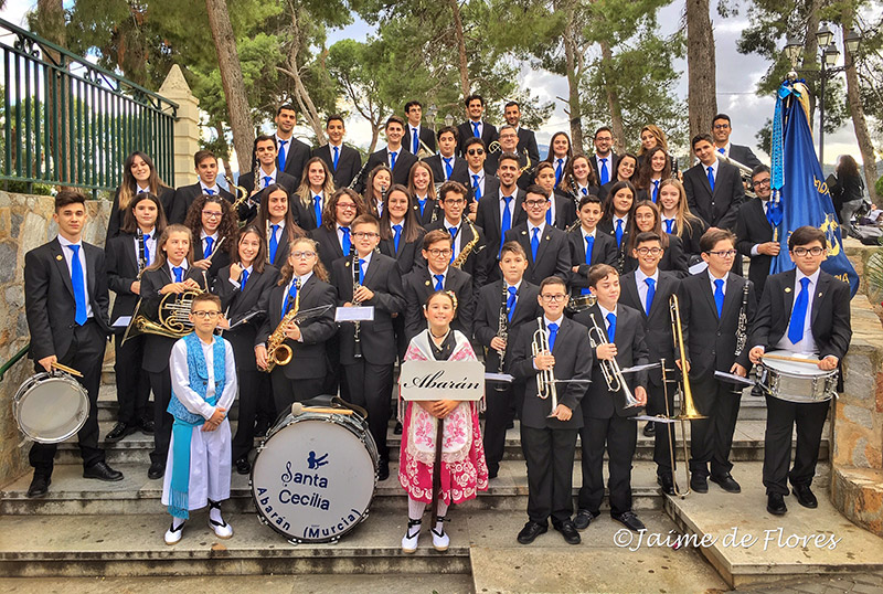 La-banda-de-la-Agrupación-Musical-Santa-Cecilia-estrenó-nuevos-uniformes