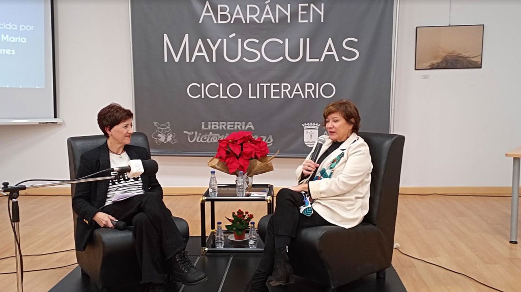 La periodista y escritora madrileña, Nativel Preciado, presenta su último libro en el ciclo literario «Abarán en Mayúsculas»