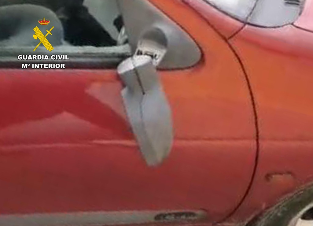 La Guardia Civil investiga a un menor en Cieza por romper retrovisores de vehículos